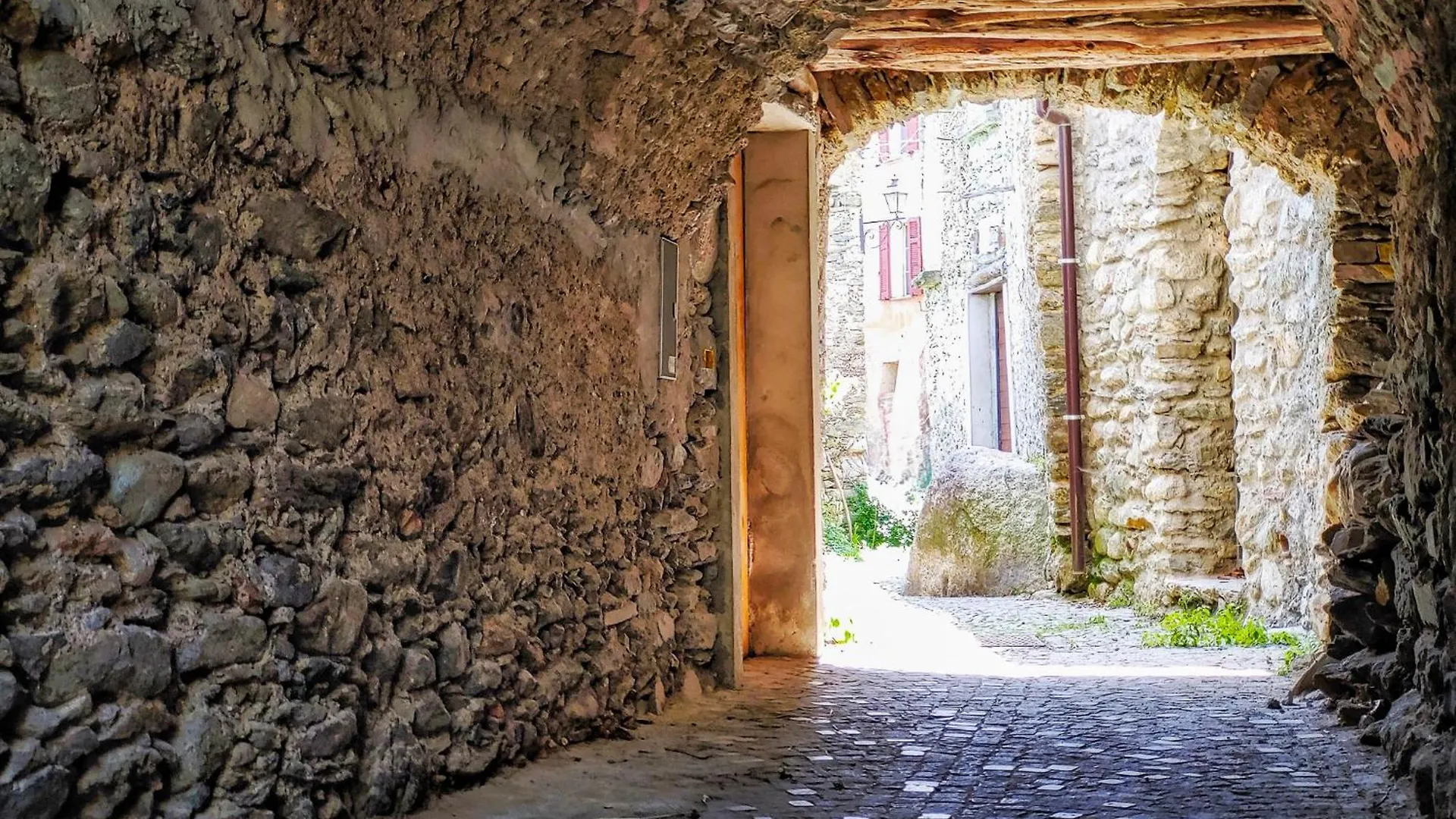 Borgo Antico Villa Cremia 0*,