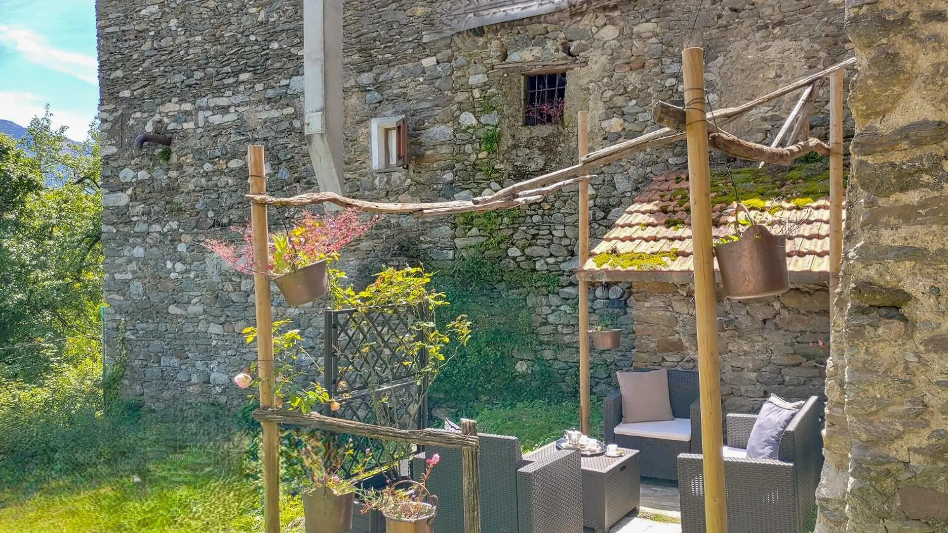 Borgo Antico Villa Cremia 0*,  Italien